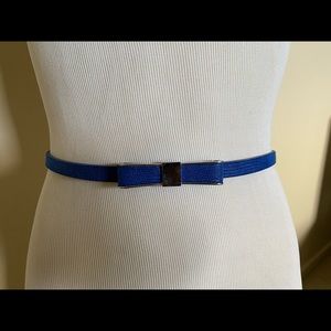 White House Black Market NWT Blue belt, S small